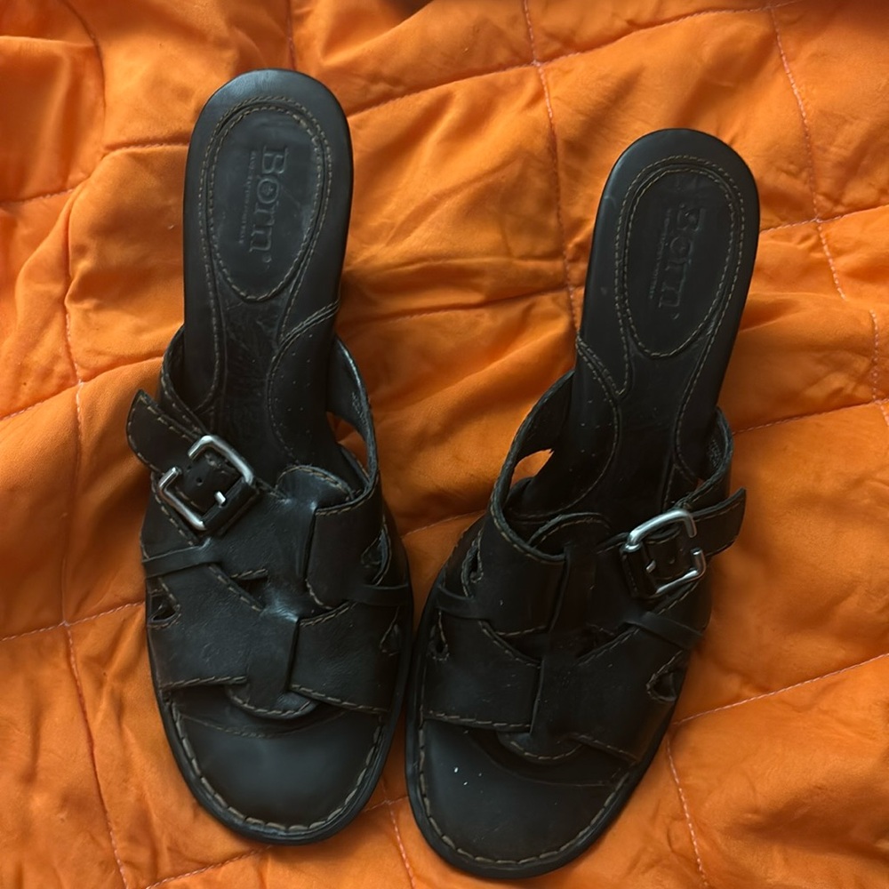 Comfy leather heels like new